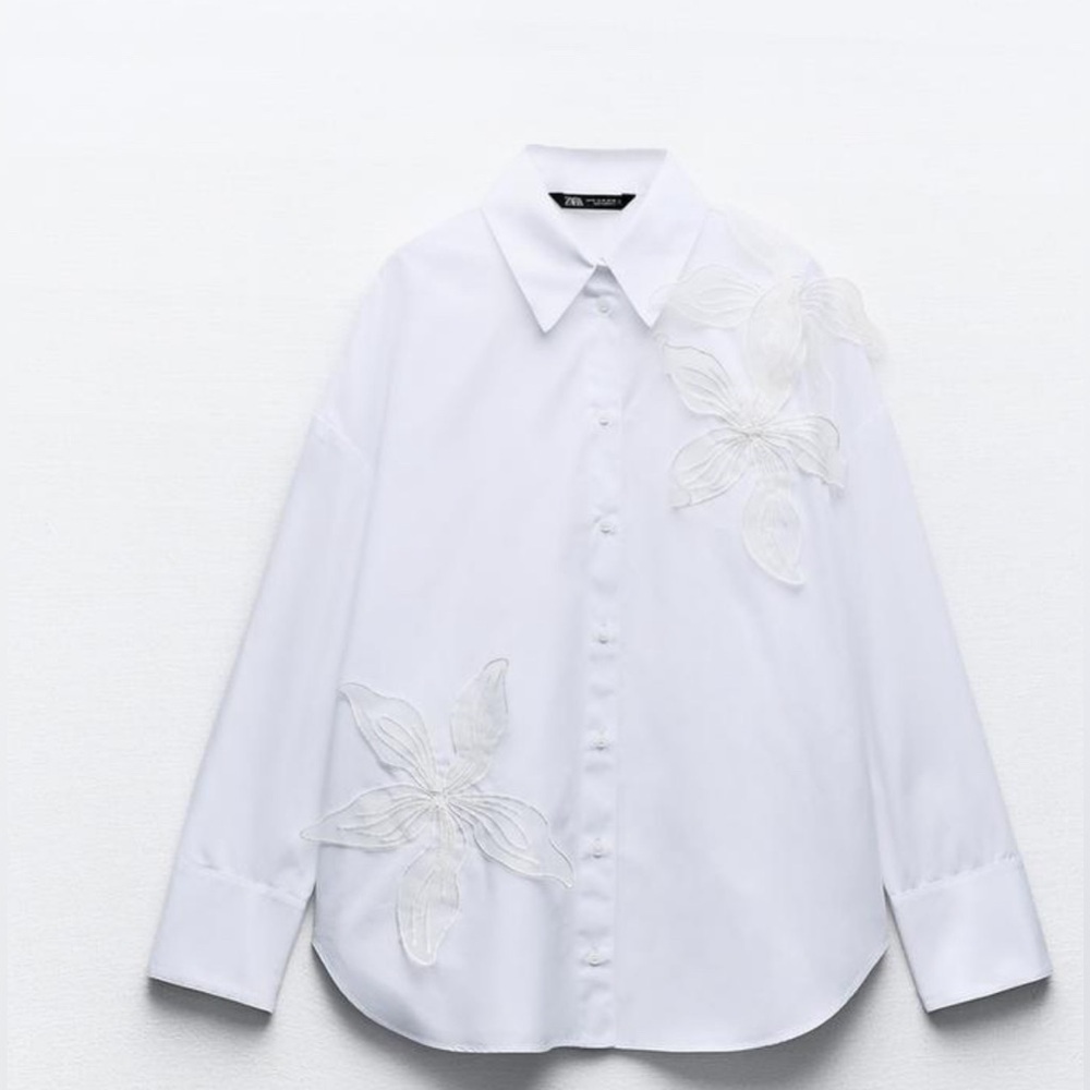 Zara White Button-Down Shirt with Floral Appliqués